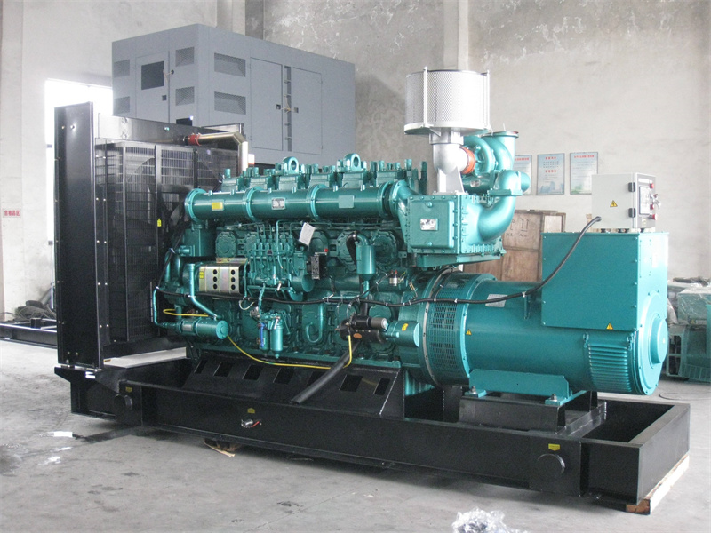 阳新200KW 柴油发电机的油耗是多少?